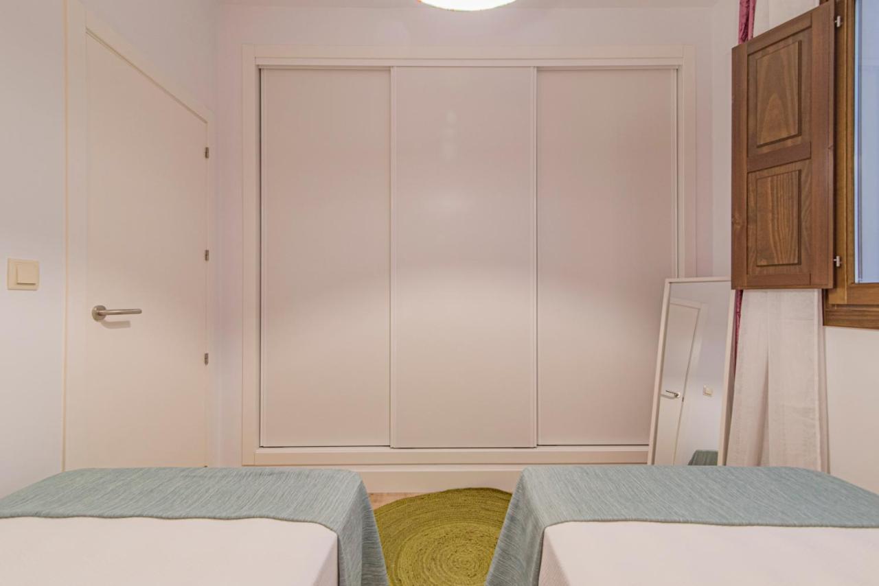 Qh Plaza De La Trinidad Apartman Granada Kültér fotó
